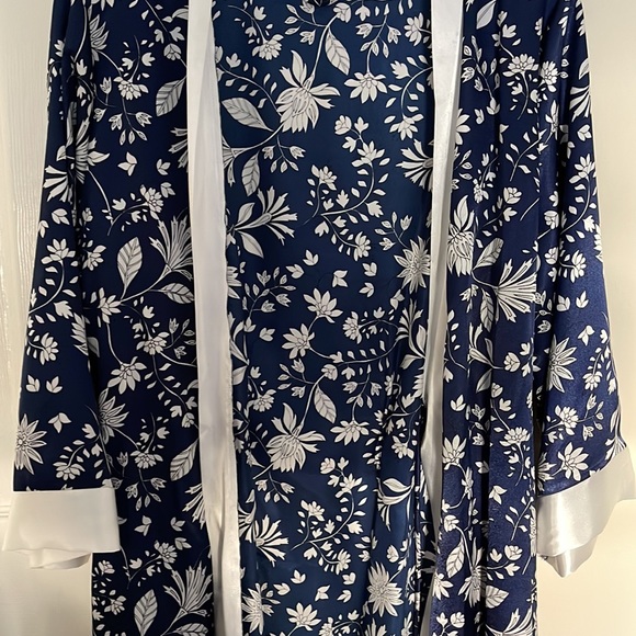 Linea Donatella Robe - Picture 3 of 5